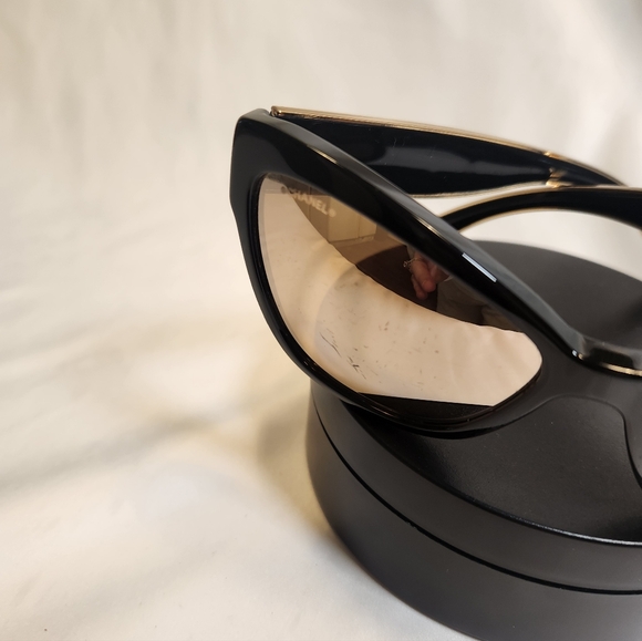 Chanel Black/Gold Mirrored Cat-Eye Sunglasses - Picture 4 of 10